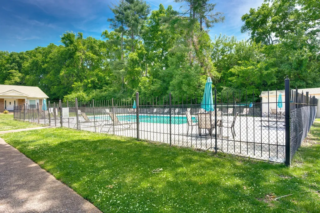 8300 Sawyer Brown Road Nashville TN 37221