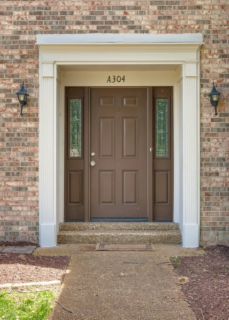 8300 Sawyer Brown Road Nashville TN 37221