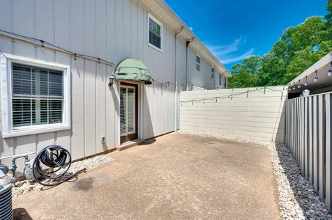 8300 Sawyer Brown Road Nashville TN 37221