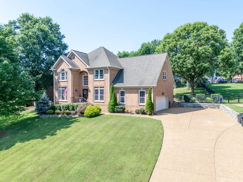 136 Ballentrae Drive Hendersonville TN 37075
