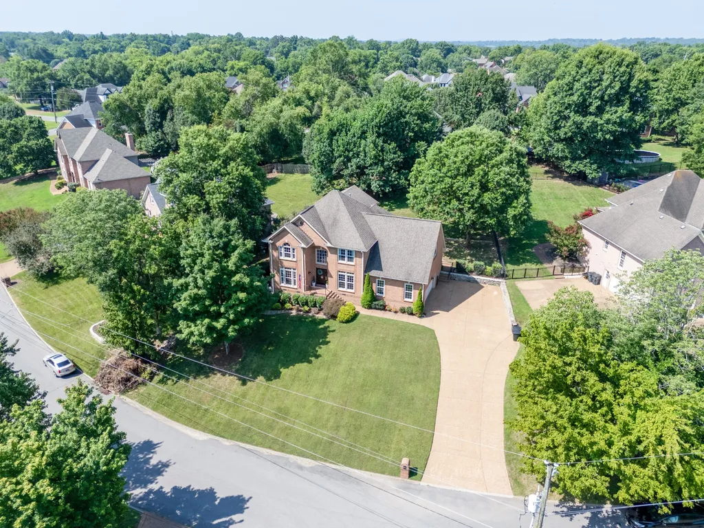 136 Ballentrae Drive Hendersonville TN 37075