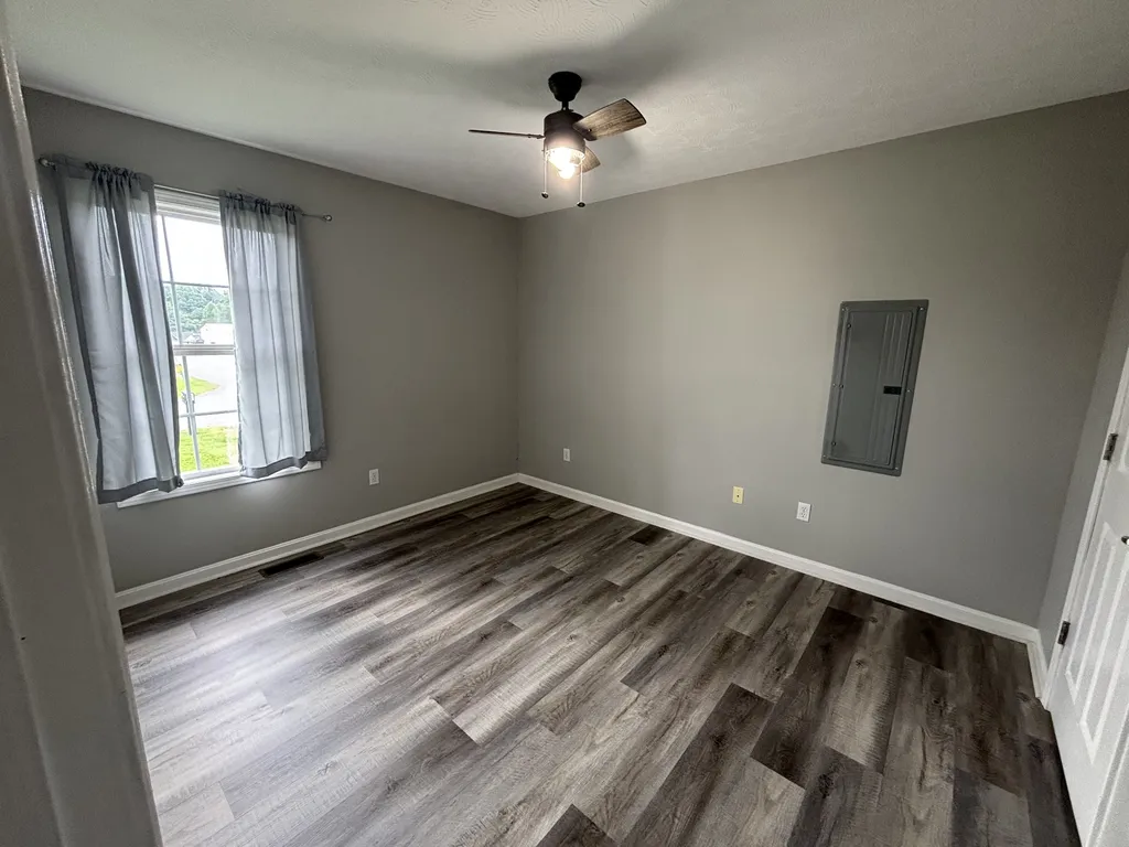 84 Kristen Drive Lafayette TN 37083