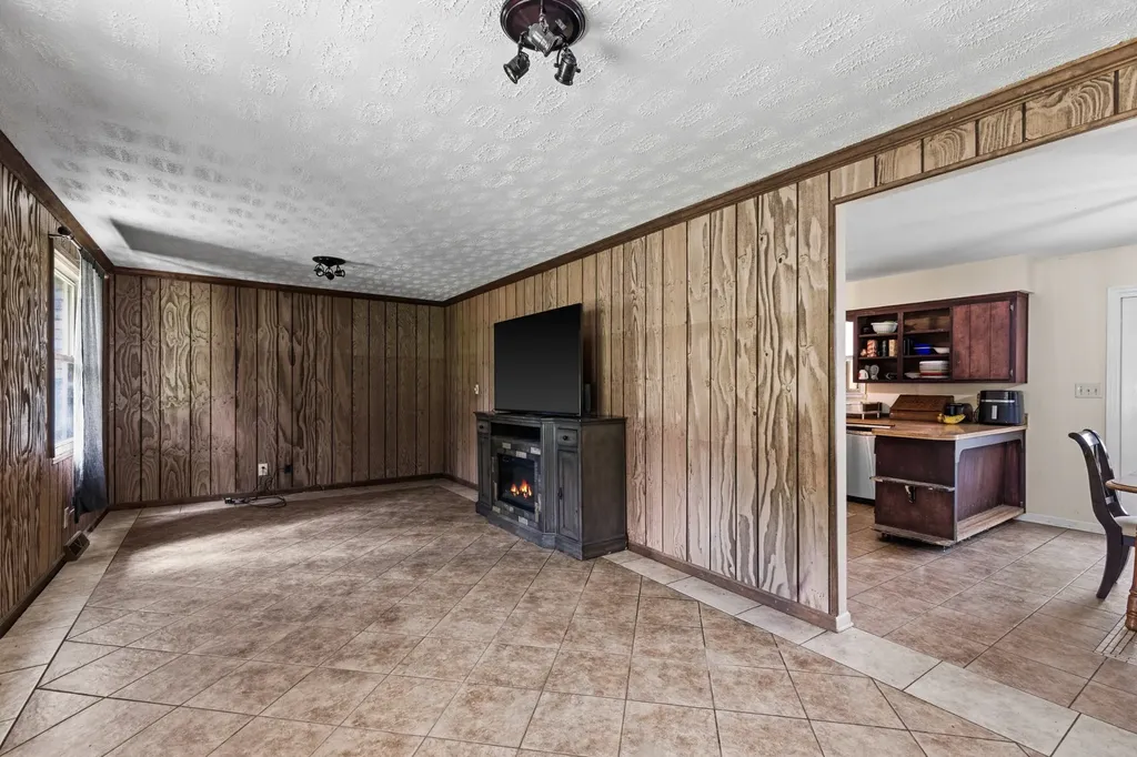 5664 Eatons Creek Road Joelton TN 37080