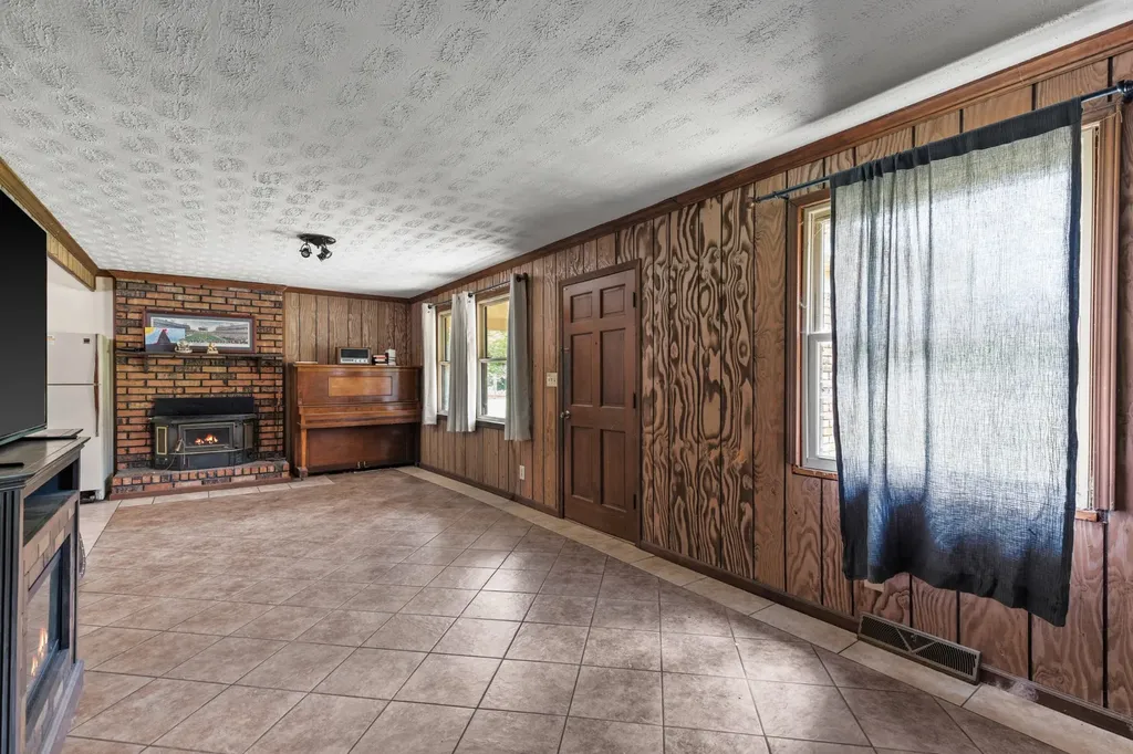 5664 Eatons Creek Road Joelton TN 37080