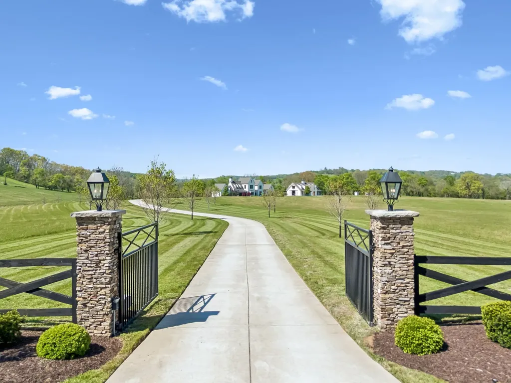 4067 Carters Creek Pike Franklin TN 37064