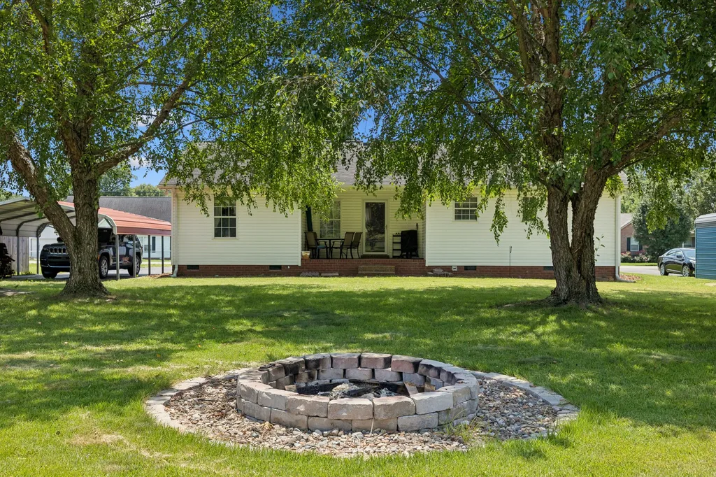 114 Kenwood Drive Portland TN 37148