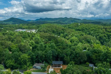 2613 Highland Park Drive Pigeon Forge TN 37863