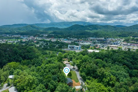 2613 Highland Park Drive Pigeon Forge TN 37863
