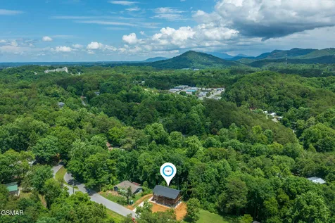 2613 Highland Park Drive Pigeon Forge TN 37863