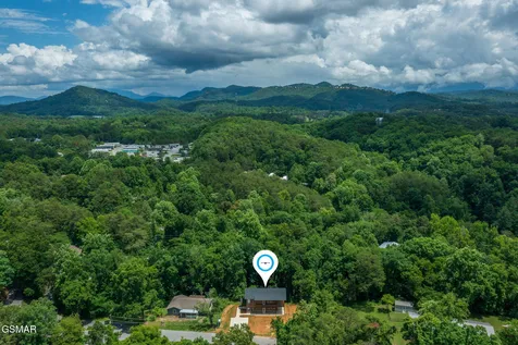 2613 Highland Park Drive Pigeon Forge TN 37863