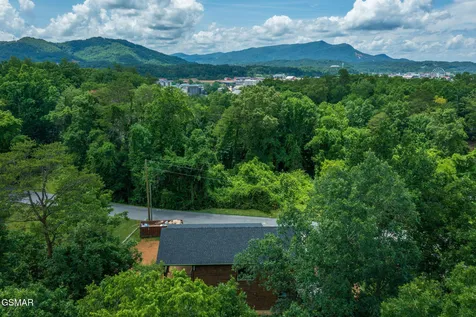 2613 Highland Park Drive Pigeon Forge TN 37863