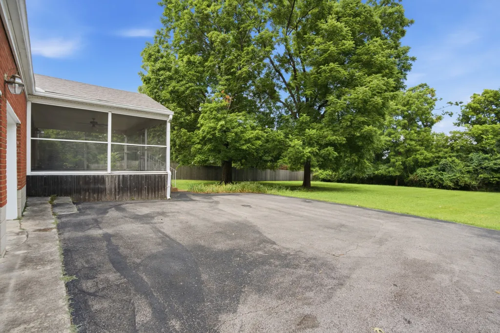 502 N Marthona Road Madison TN 37115
