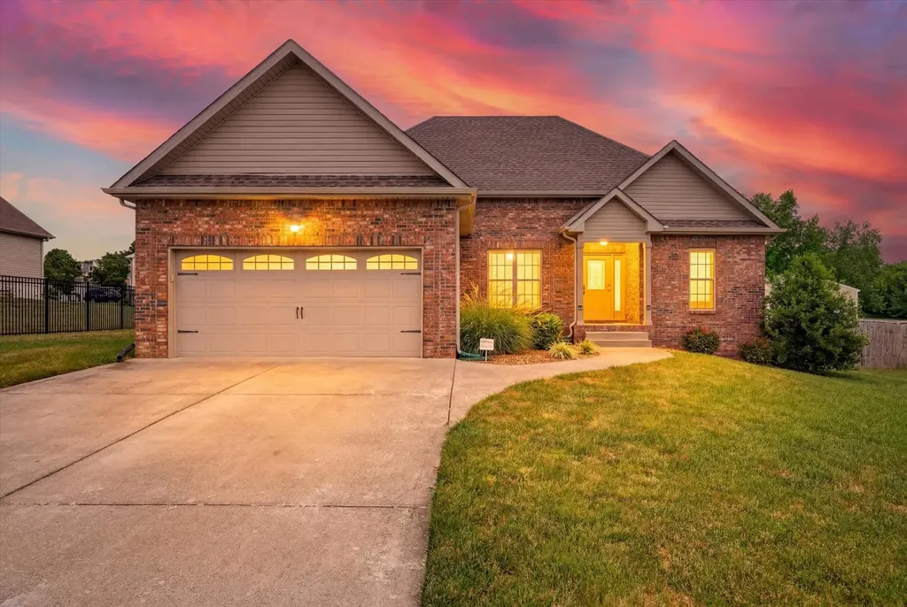 104 Thomas Traylor Lane Clarksville TN 37043