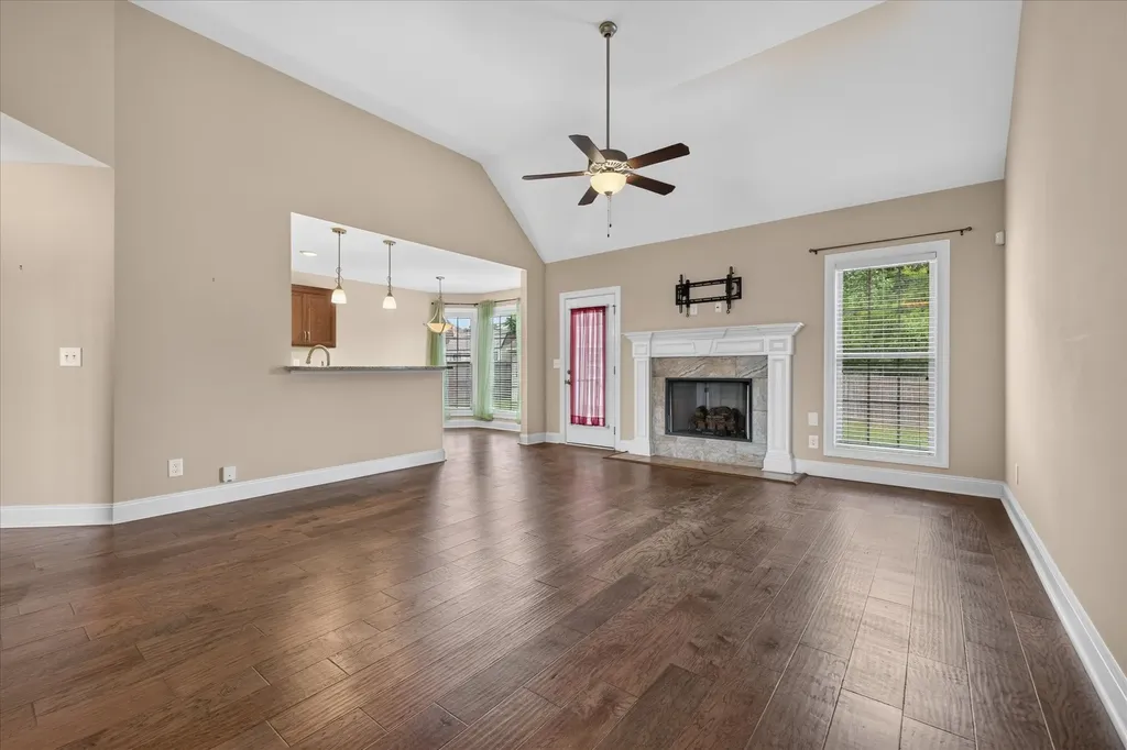 104 Thomas Traylor Lane Clarksville TN 37043
