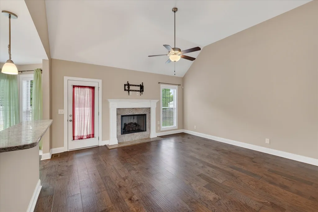 104 Thomas Traylor Lane Clarksville TN 37043