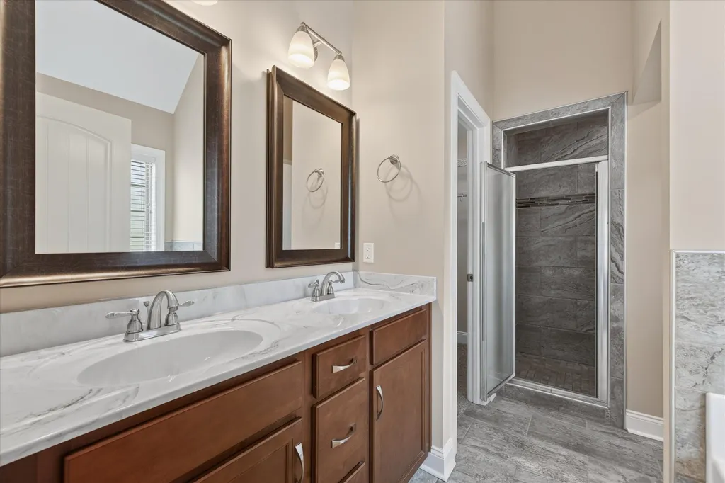 104 Thomas Traylor Lane Clarksville TN 37043