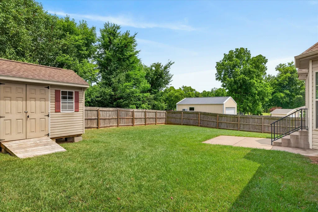 104 Thomas Traylor Lane Clarksville TN 37043