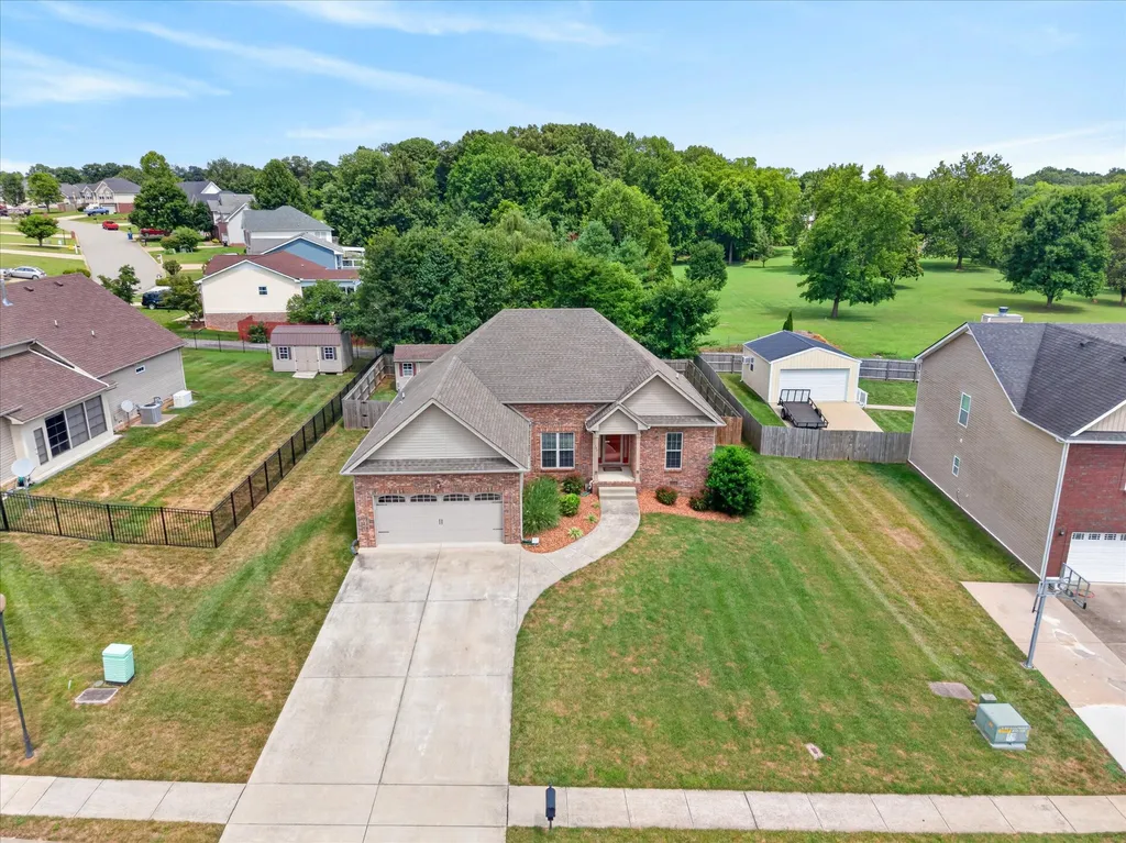 104 Thomas Traylor Lane Clarksville TN 37043
