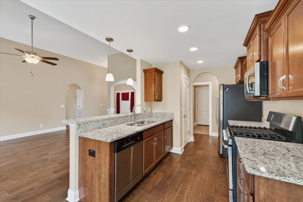 104 Thomas Traylor Lane Clarksville TN 37043
