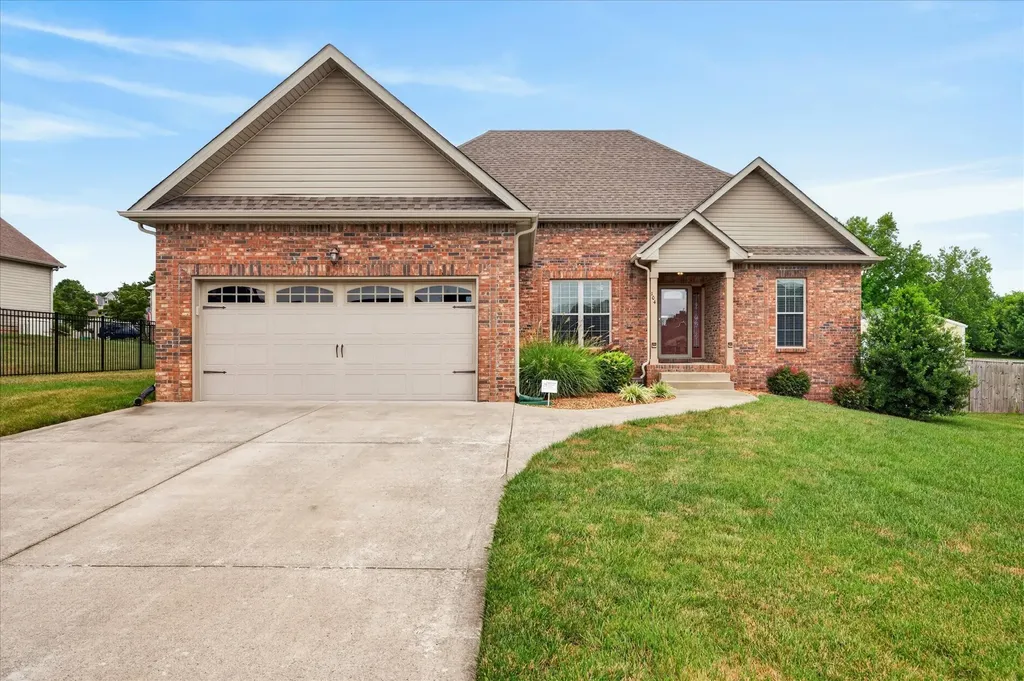 104 Thomas Traylor Lane Clarksville TN 37043