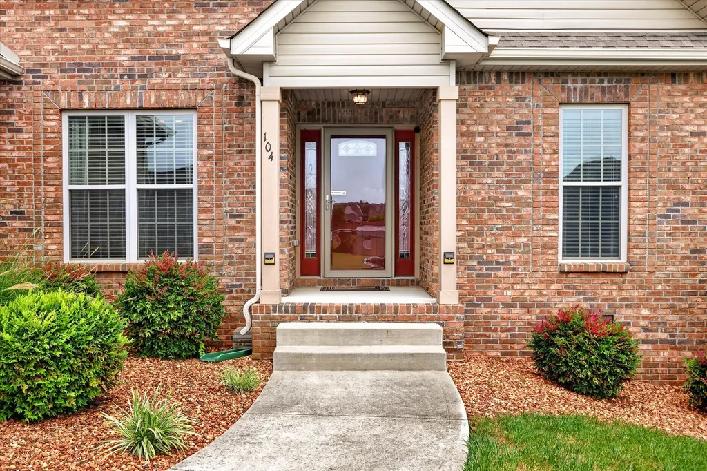 104 Thomas Traylor Lane Clarksville TN 37043