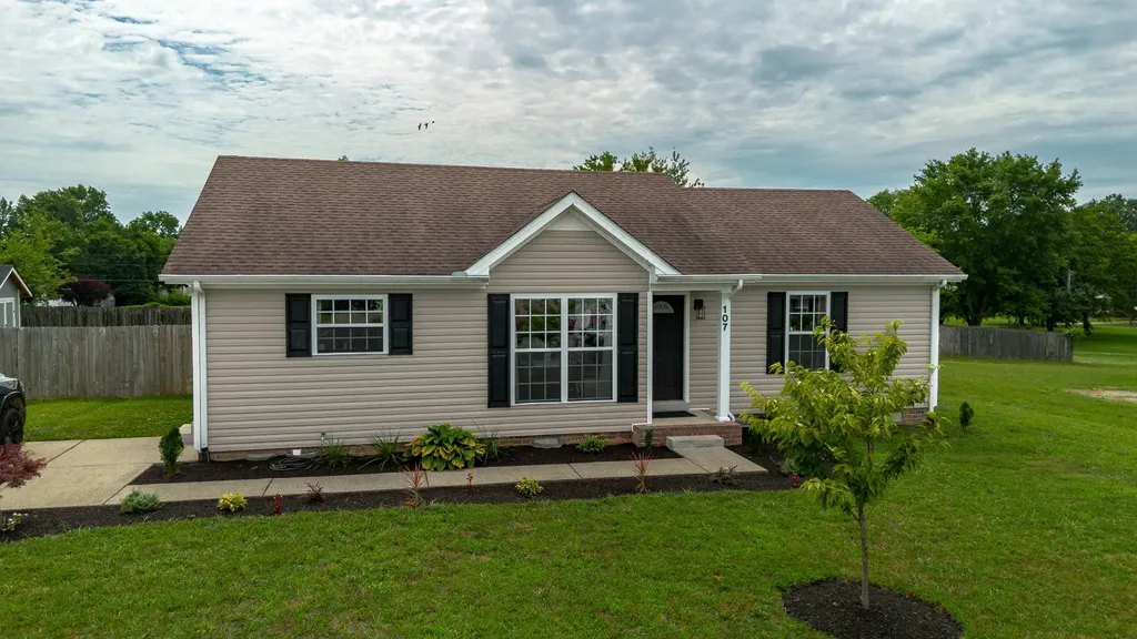 107 Locke Court Portland TN 37148