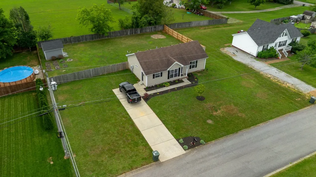 107 Locke Court Portland TN 37148