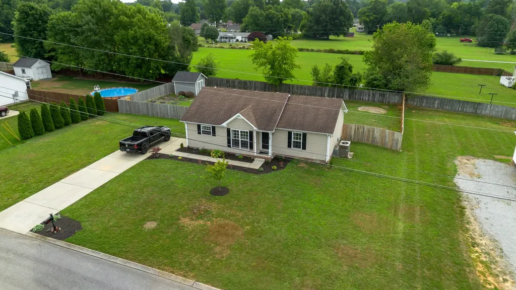 107 Locke Court Portland TN 37148