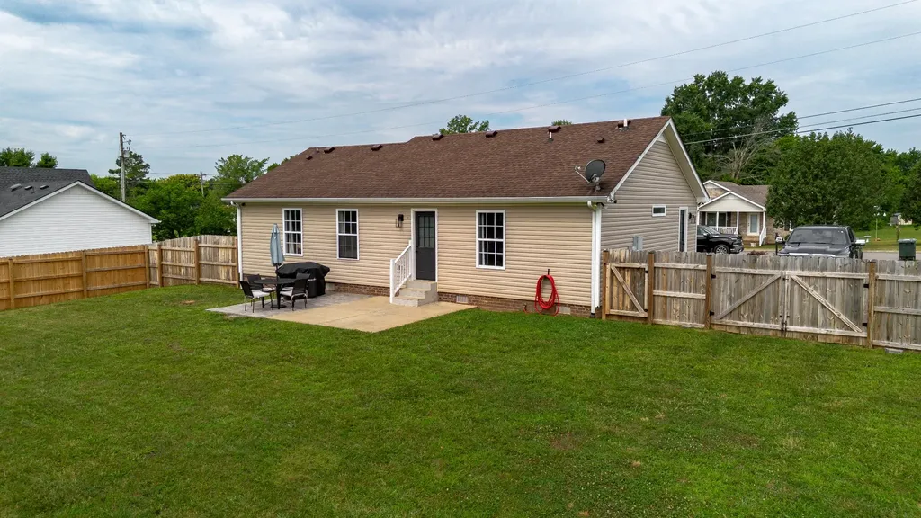 107 Locke Court Portland TN 37148