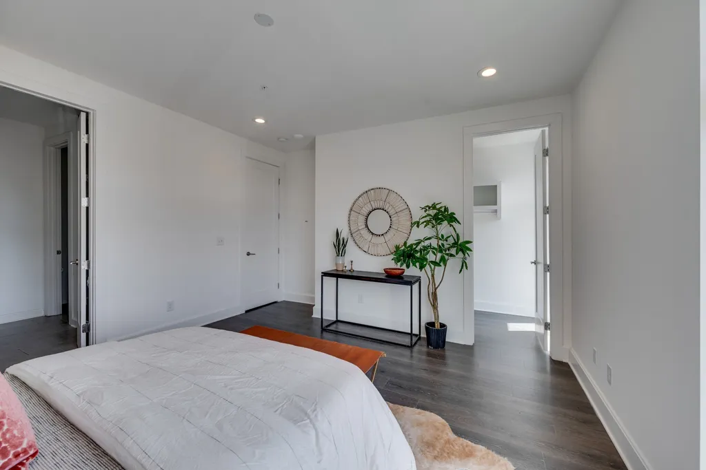 345 Douglas Avenue Nashville TN 37207