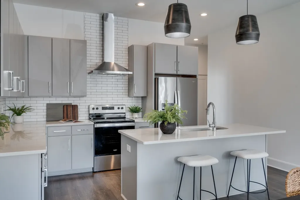 345 Douglas Avenue Nashville TN 37207