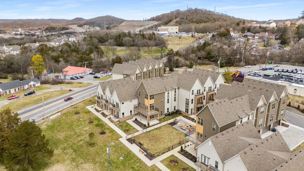 7341 Charlotte Pike Nashville TN 37209