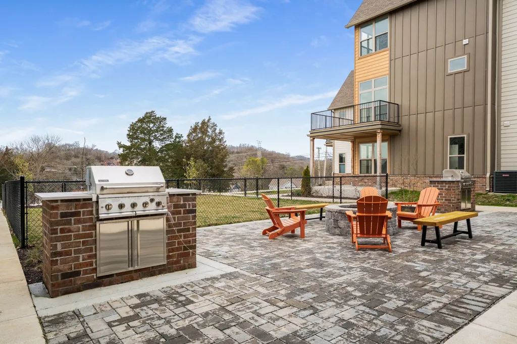 7341 Charlotte Pike Nashville TN 37209