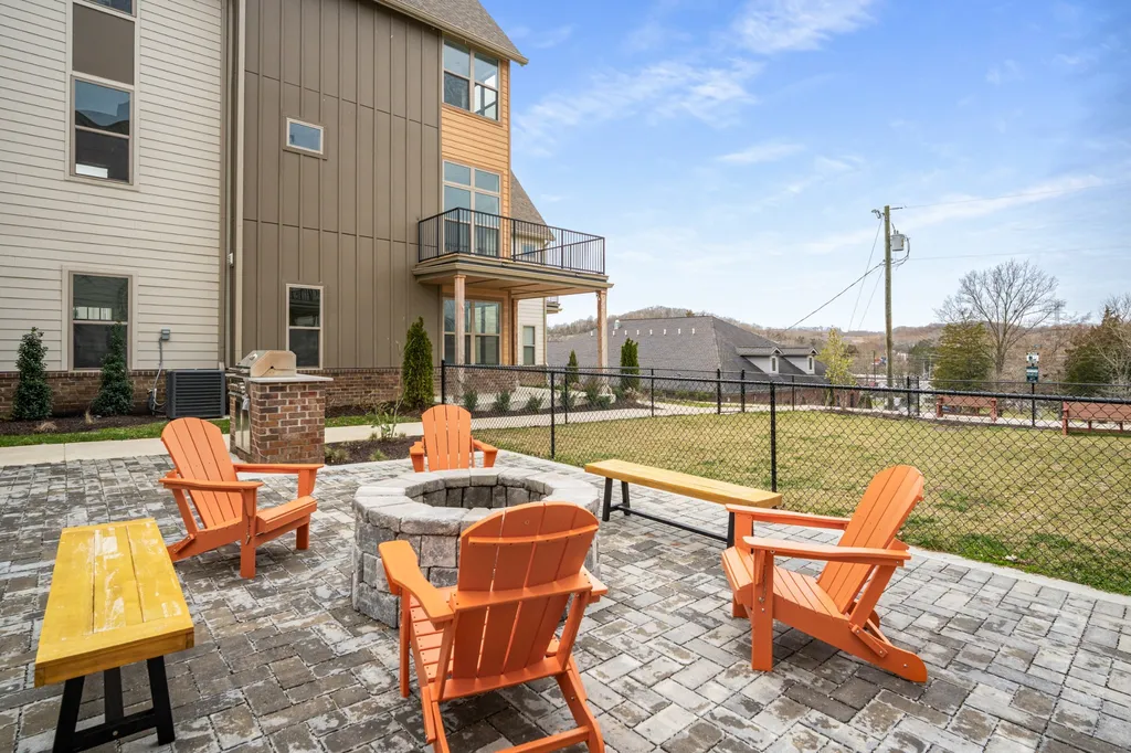7341 Charlotte Pike Nashville TN 37209