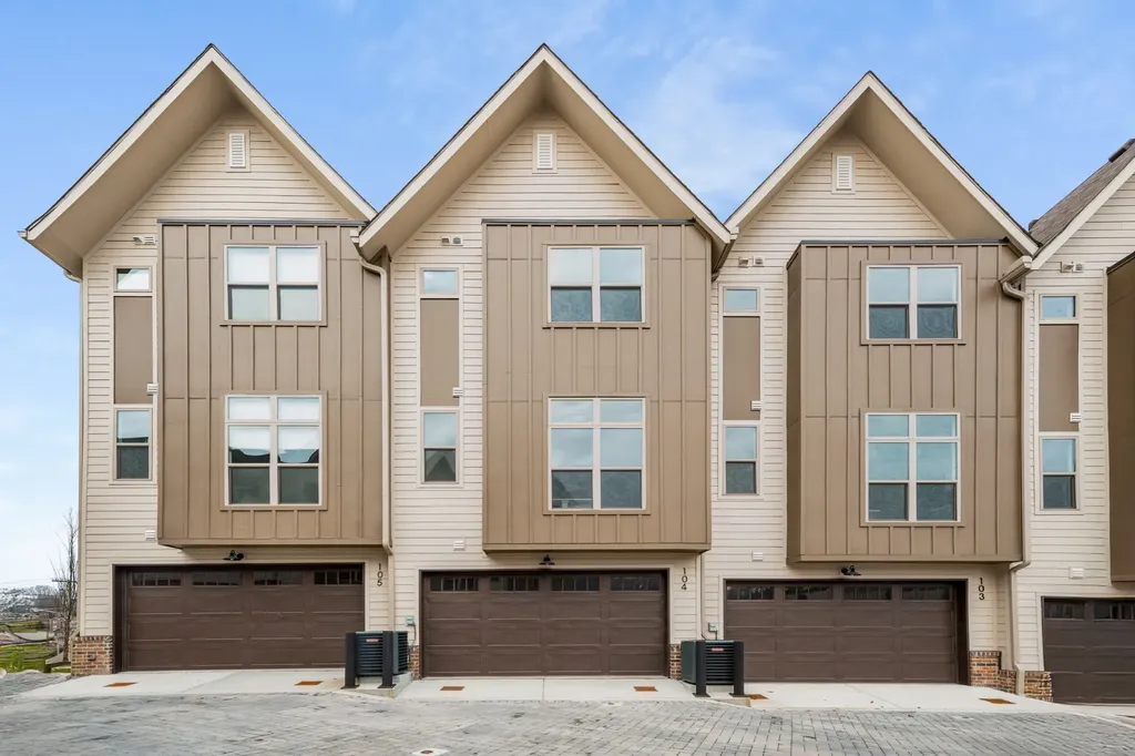 7341 Charlotte Pike Nashville TN 37209