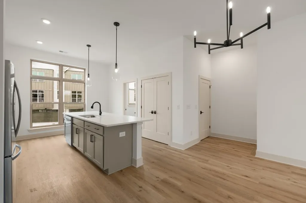 7341 Charlotte Pike Nashville TN 37209