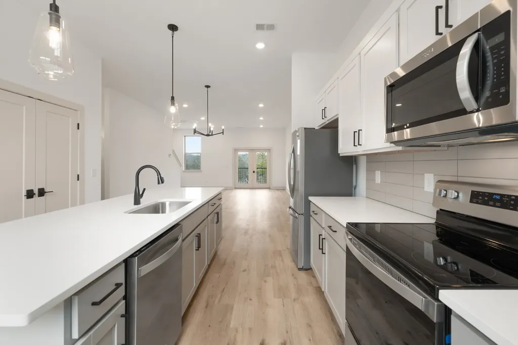 7341 Charlotte Pike Nashville TN 37209