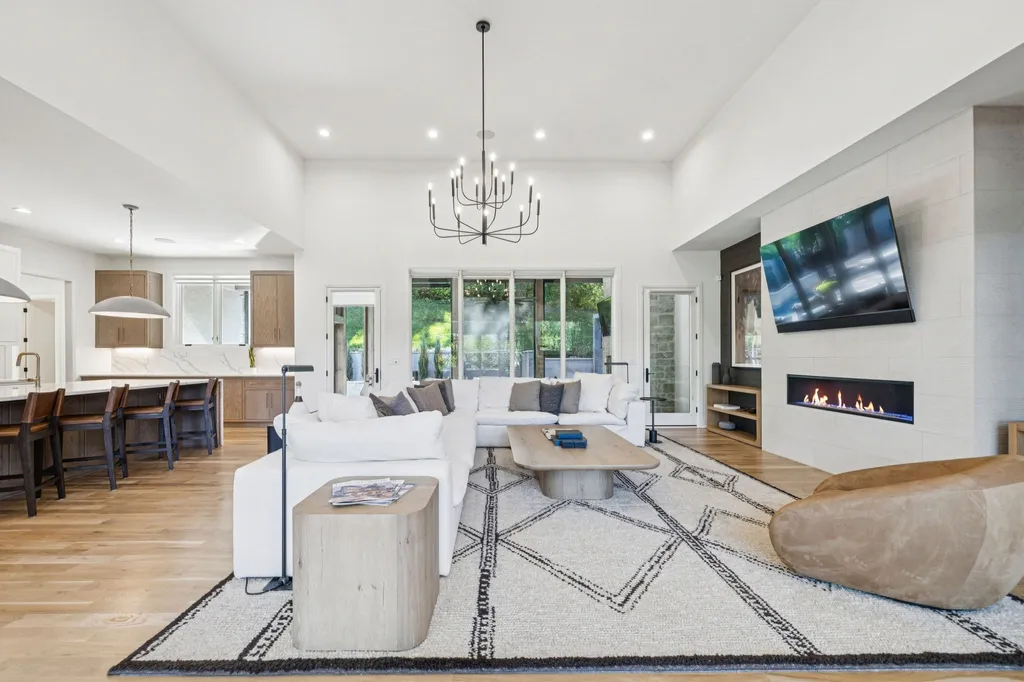 1323 Harding Place Nashville TN 37215