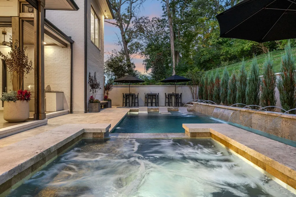 1323 Harding Place Nashville TN 37215