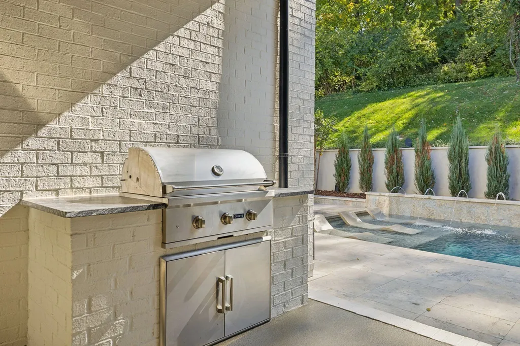 1323 Harding Place Nashville TN 37215