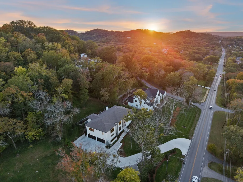 1323 Harding Place Nashville TN 37215