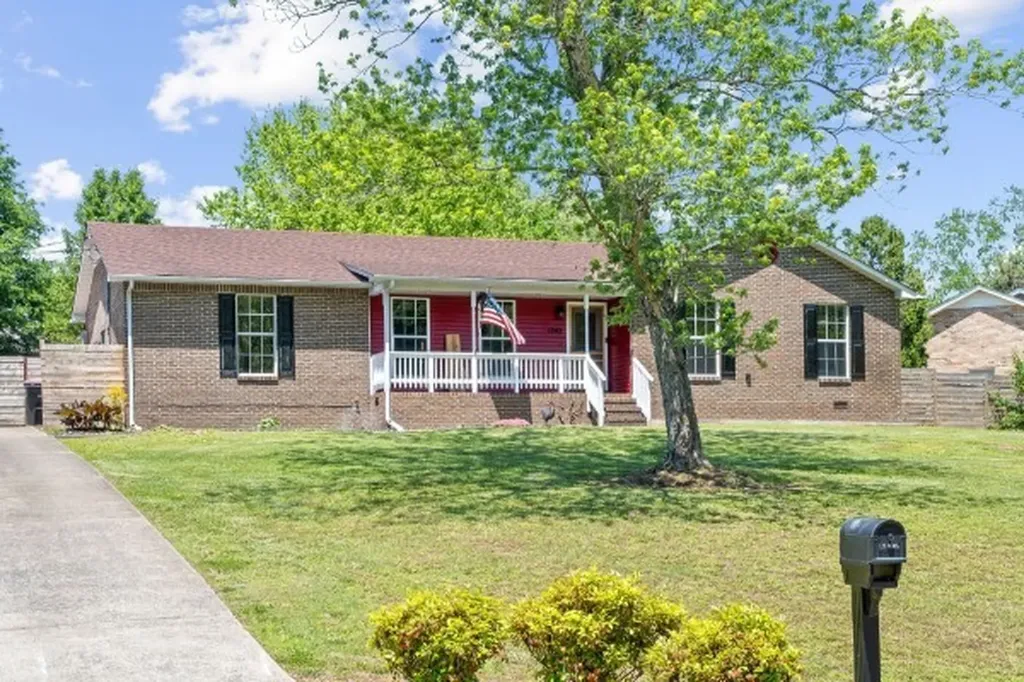 1740 Broadripple Drive Clarksville TN 37042