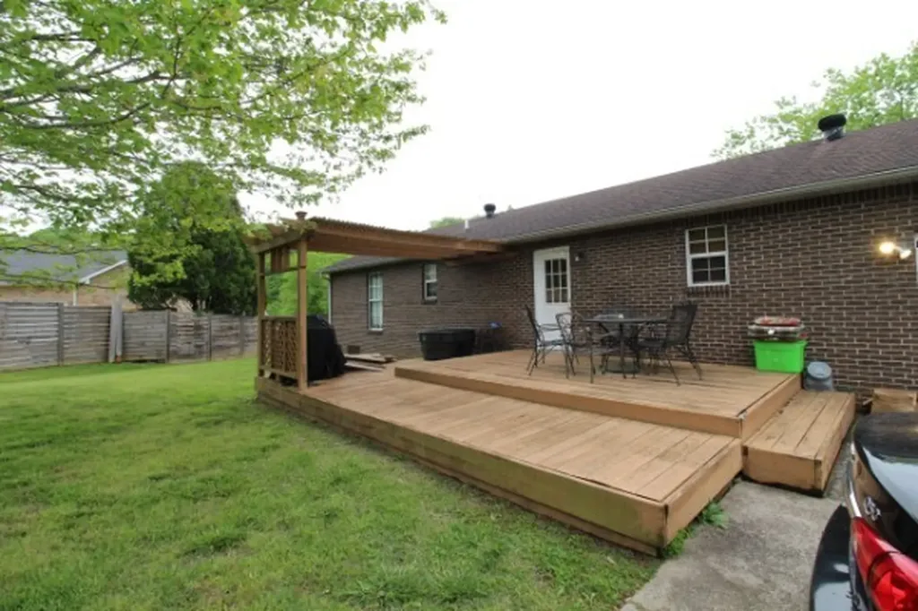 1740 Broadripple Drive Clarksville TN 37042