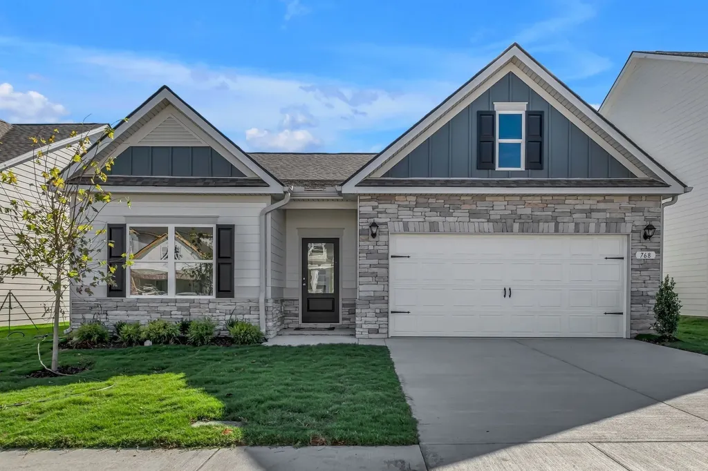 512 Charing Cross Drive Lebanon TN 37087