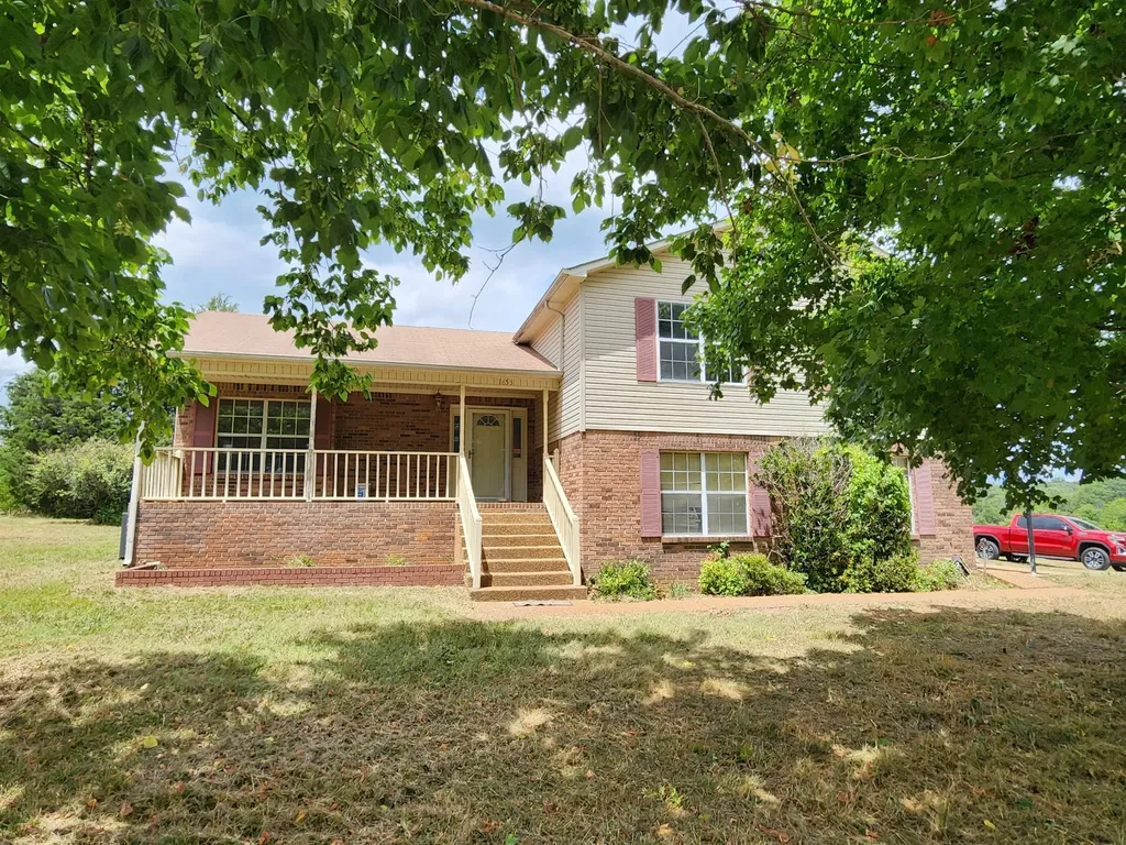 1653 Bear Creek Pike Columbia TN 38401