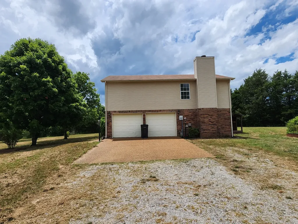 1653 Bear Creek Pike Columbia TN 38401