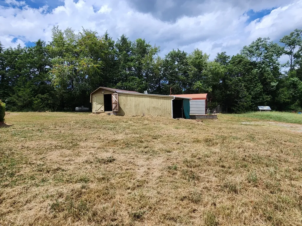 1653 Bear Creek Pike Columbia TN 38401