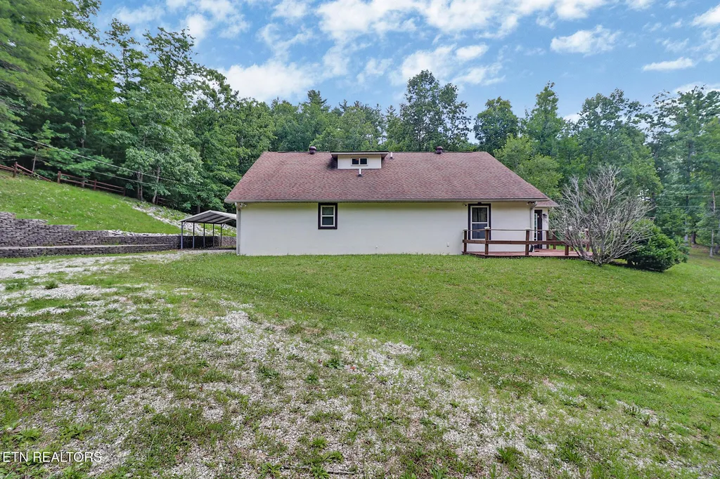 395 Ashley Lane Oneida TN 37841