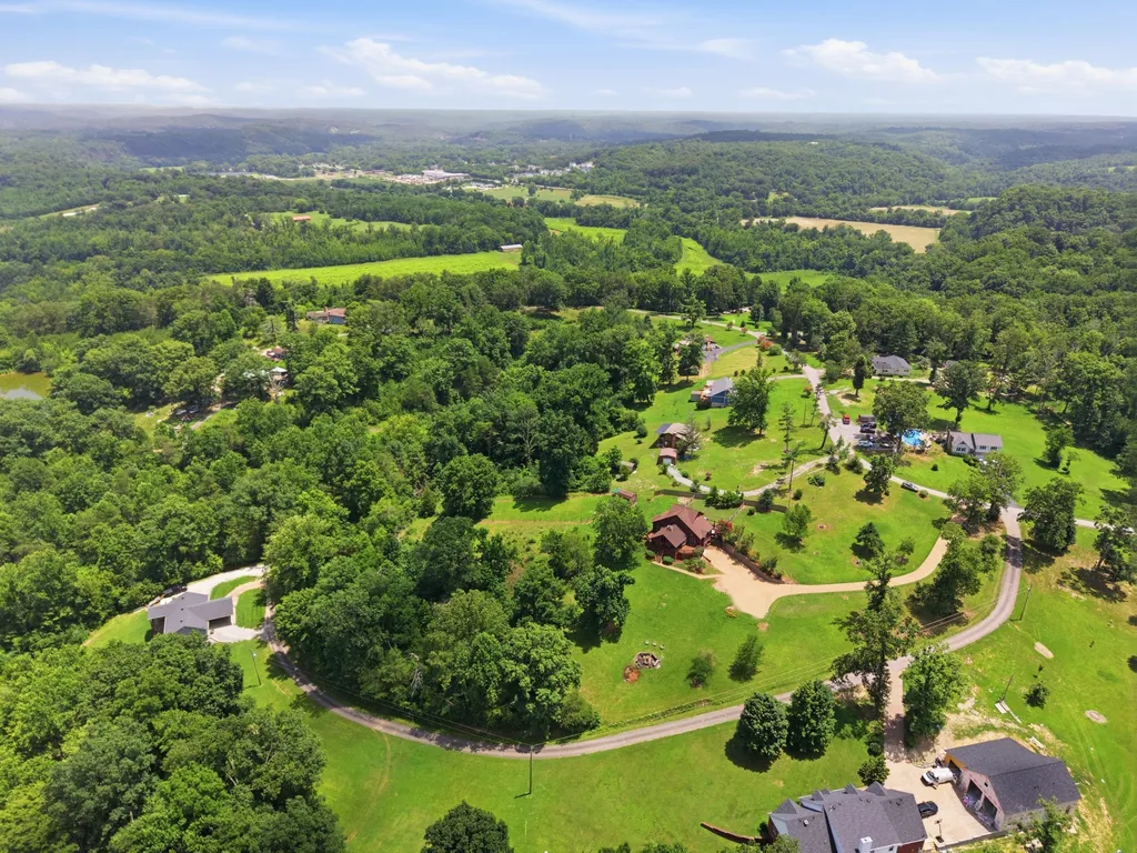 1021 Pine Valley Road Kingston Springs TN 37082