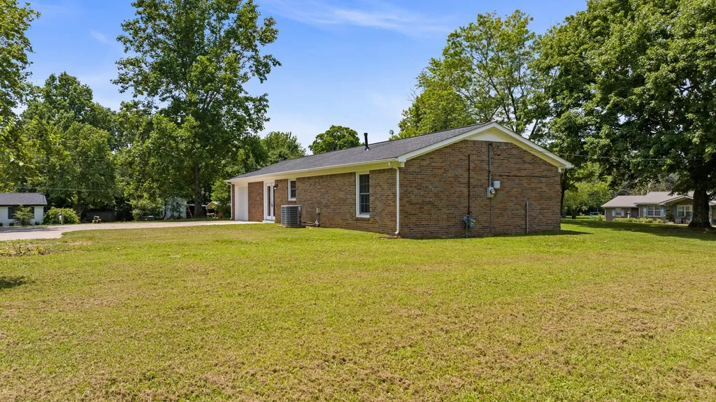 4 Park Street Fayetteville TN 37334